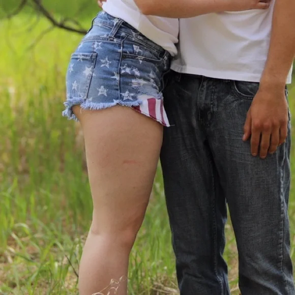 Women’s Mossimo Supply Co. Patriotic High Rise Distressed Jean Shorts. Sz 4/27 - Picture 10 of 11